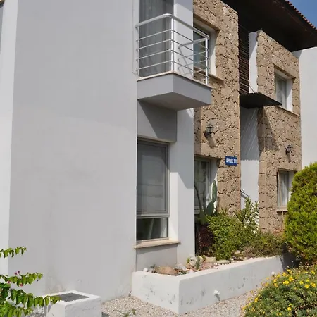Sweet Water Bay Apartment Yali